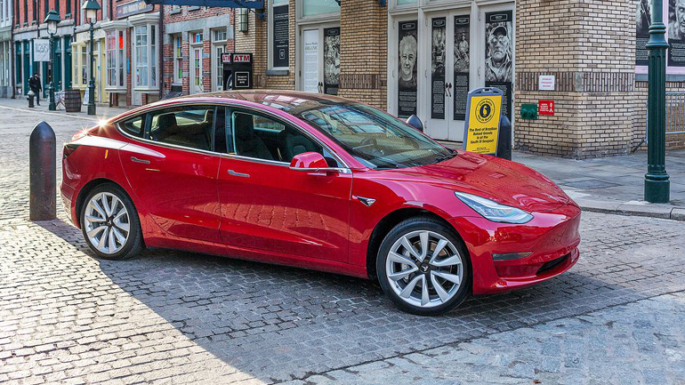 Πόσο κοστίζει στην Ευρώπη το Tesla Model 3;